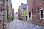 A typical cobblestone street in the Groot Begijnhof.